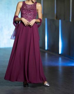 Designer-Abendkleid mit Schal bordeaux