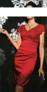 Designer-Spitzenkleid rot