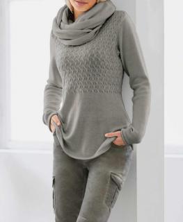 Designer-Zopfmusterpullover mit Schal grau