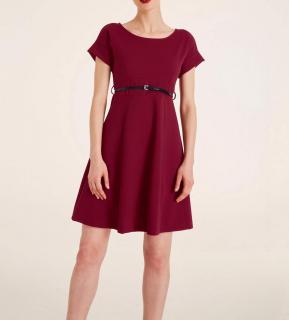 Kleid mit Gürtel bordeaux