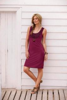 Kleid mit Spitze bordeaux