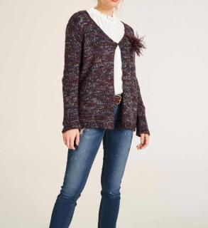 Strickjacke mit Brosche bunt