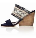 Marken-Pantolette blau-beige