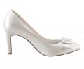 Marken-Pumps creme