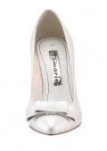 Marken-Pumps creme