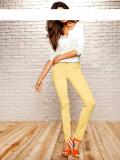 Marken-Stretchjeans gelb