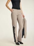 Stretchhose mit Spitze helltaupe-schwarz